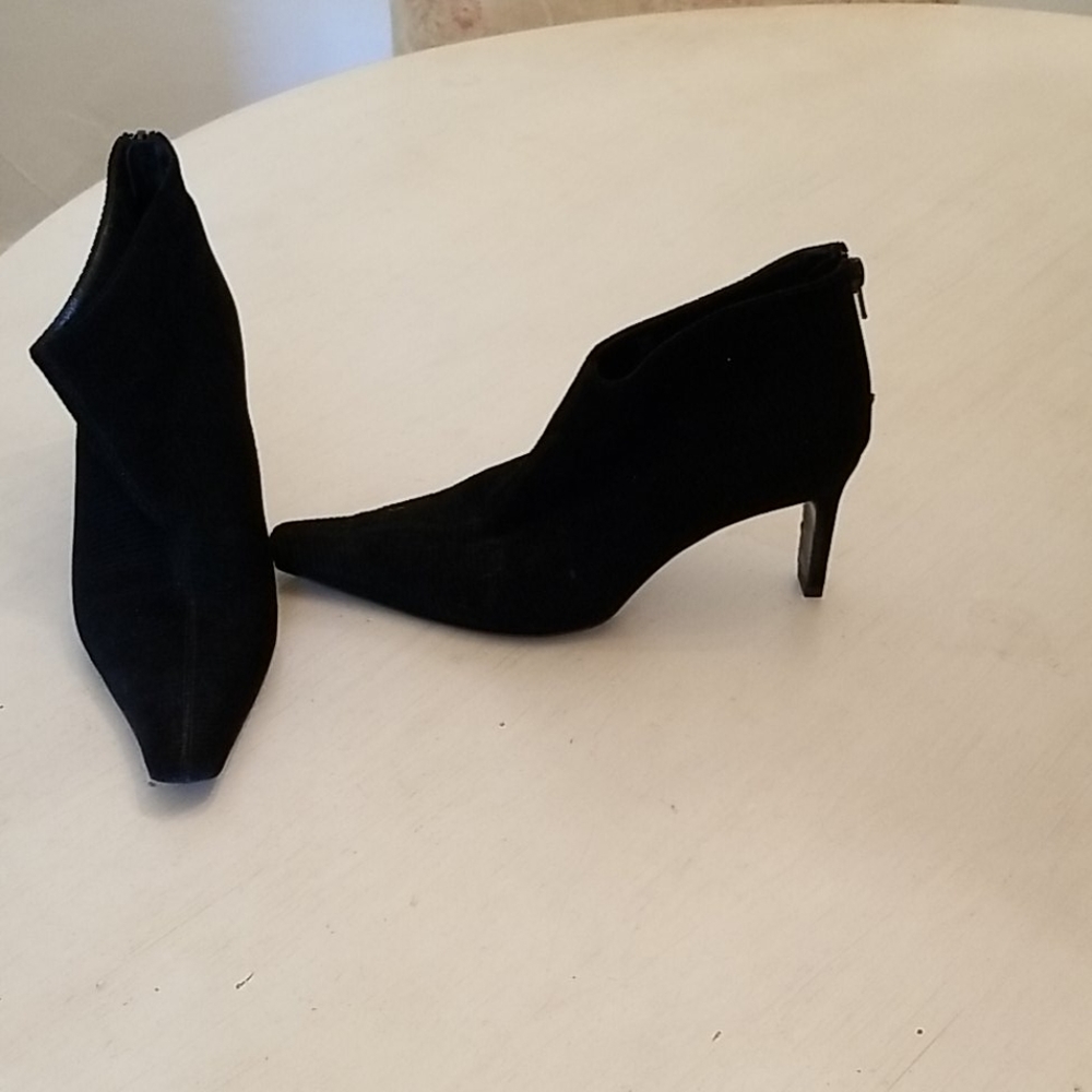 Black ankle bootie